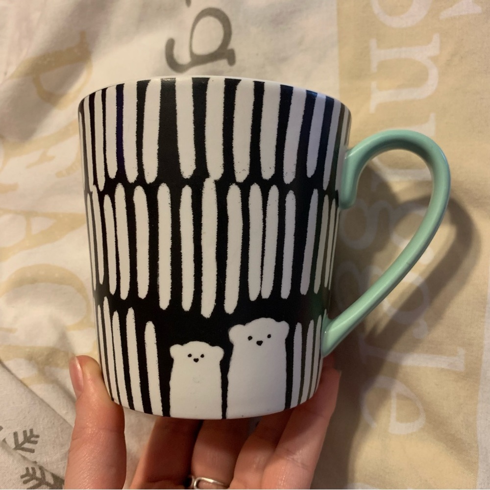 Rare Starbucks 2016 holiday peeking Polar Bears Winter collection 12oz Ceramic
